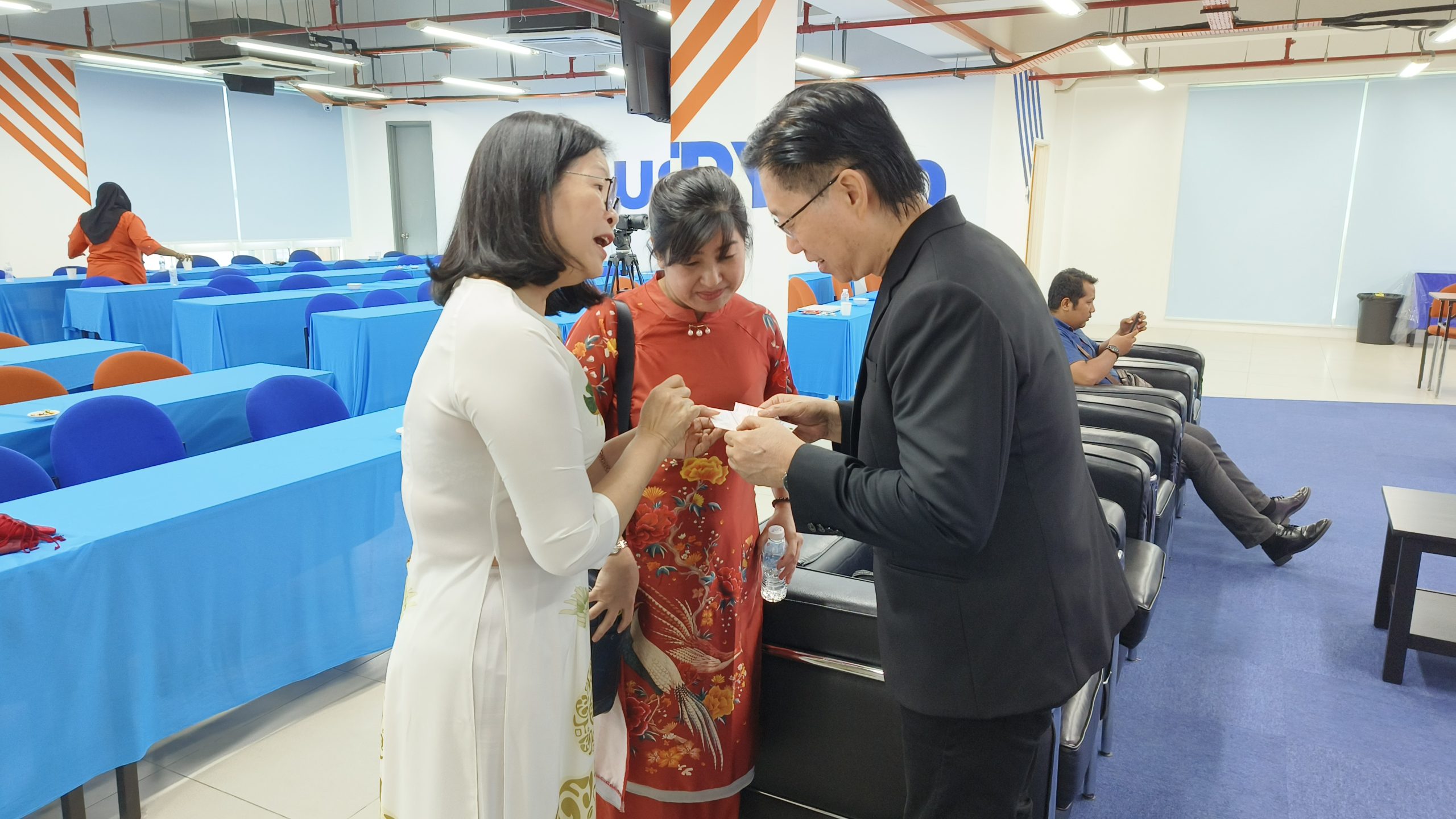 Dr Frankie delivered a presentation on The Practice of Critical Knowledge Assets Management on 17th Aug 2023 at Malaysia University of Science and Technology 3